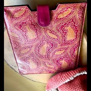 NEW 🎁 Wow iPad Tablet Case/folder tooled embossed paisley rare -one of a kind.